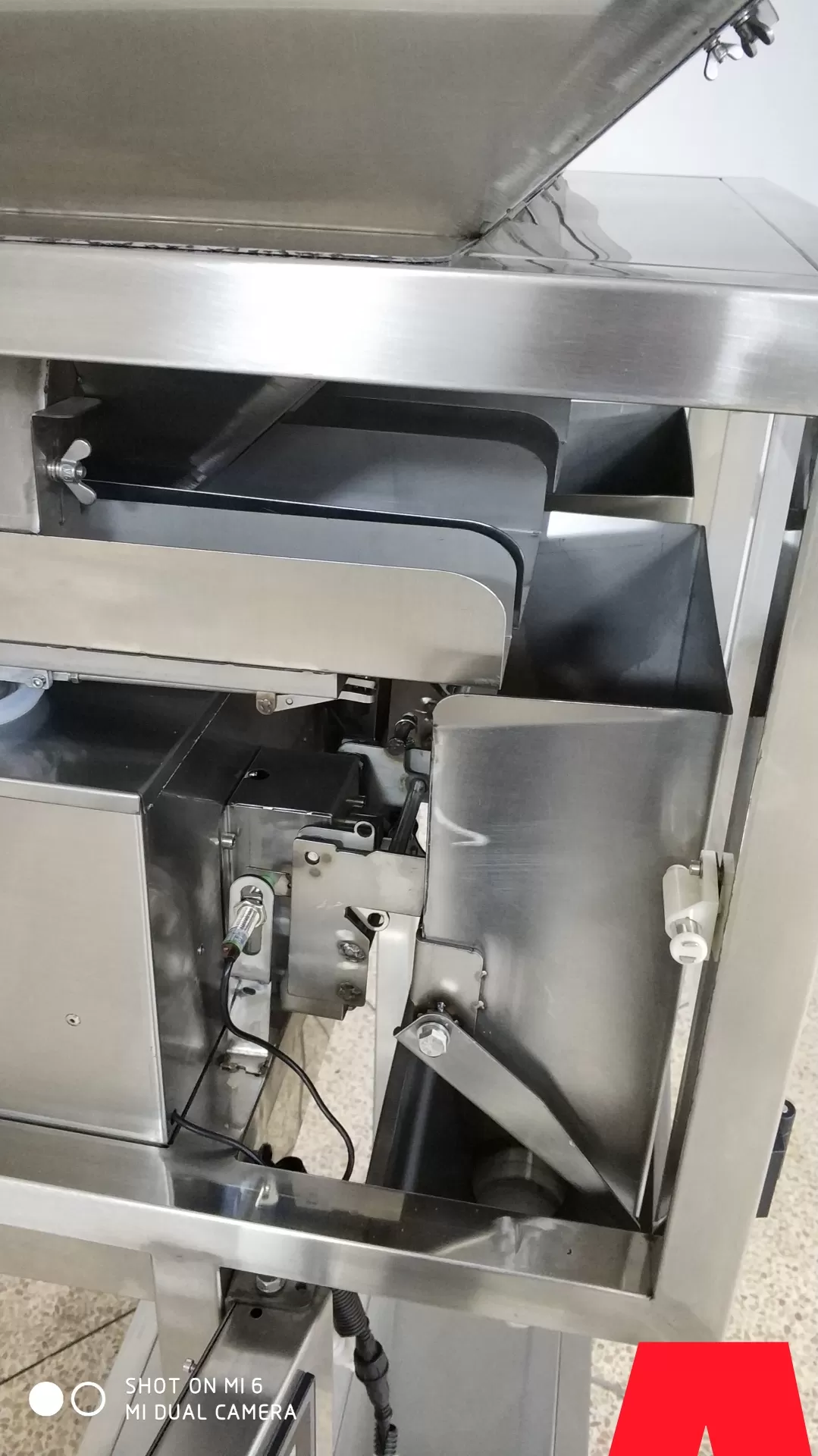 Máy định lượng 2 đầu cân điện tử 100-5000gram ( định lượng hỗn hợp 2 loại) HADG-DL002