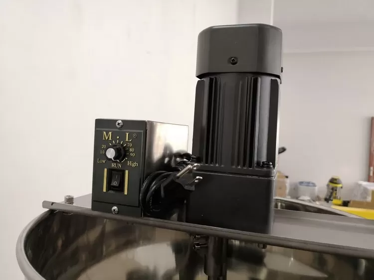 Máy chiết rót 1 vòi cánh khuấy khí nén (DUNG DỊCH SỆT) HADG-CR03