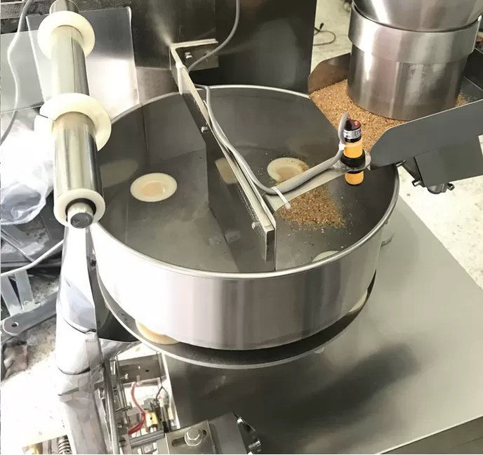 Máy đóng gói định lượng cốc đong 3 biên từ 10-200Gram định lượng theo yêu cầu HADG-DD11