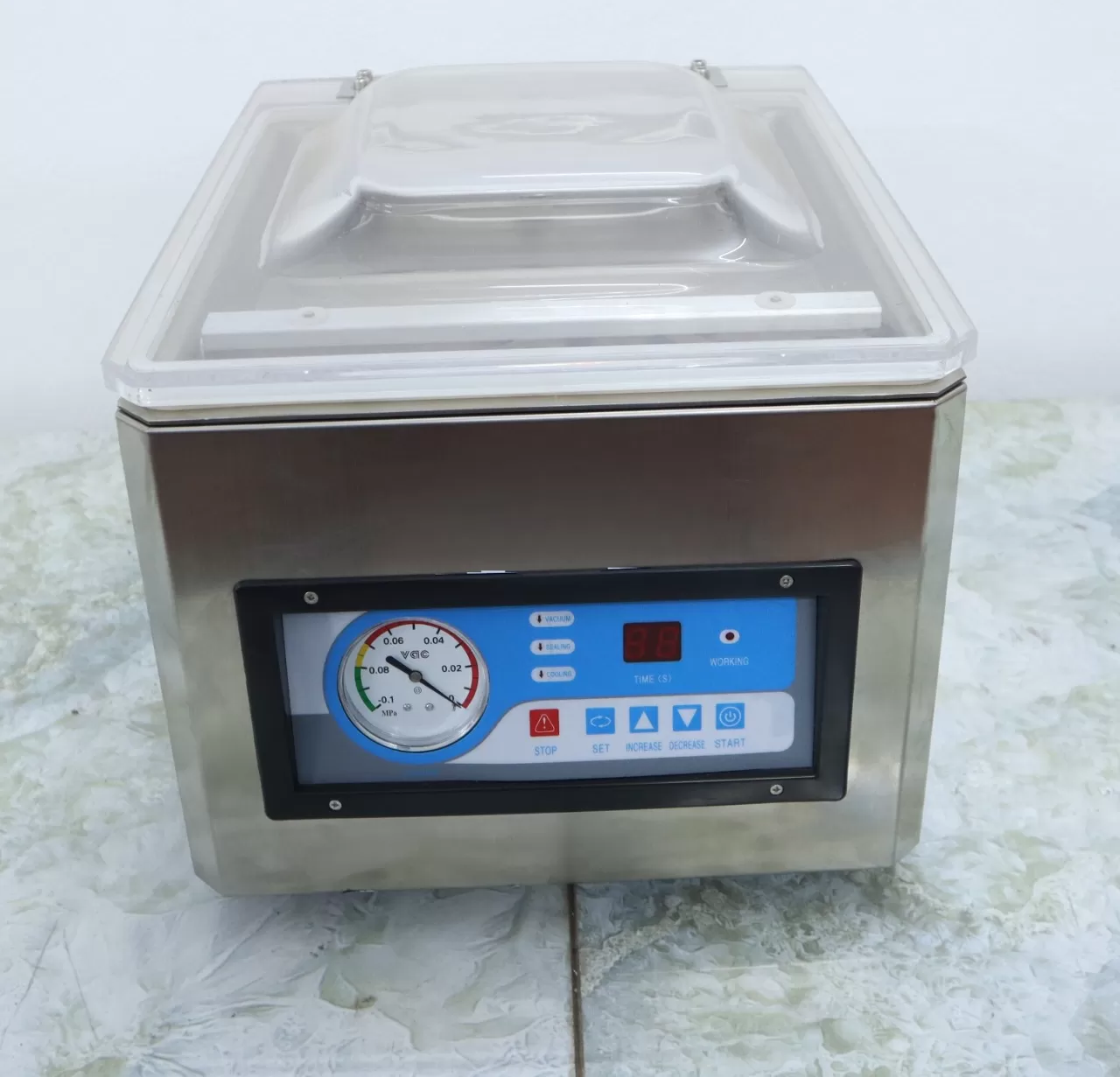 Máy hút chân không DZ-260 HADG-C16 thiết kế để bàn nhỏ gọn, hút chân không mạnh mẽ, phù hợp đóng gói thực phẩm, gia đình và kinh doanh nhỏ.