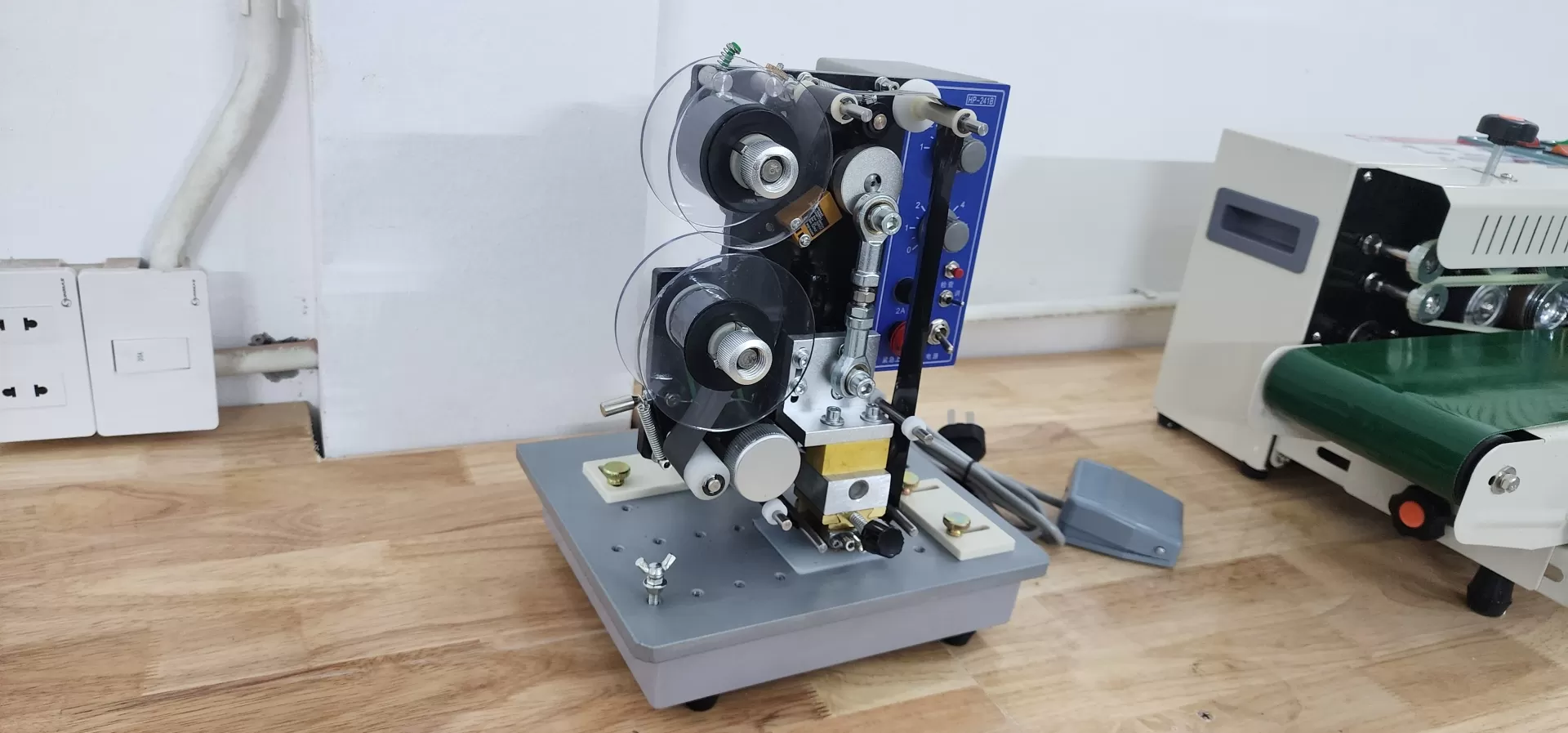 Máy in date bán tự động HP-241 HAĐG-IN02