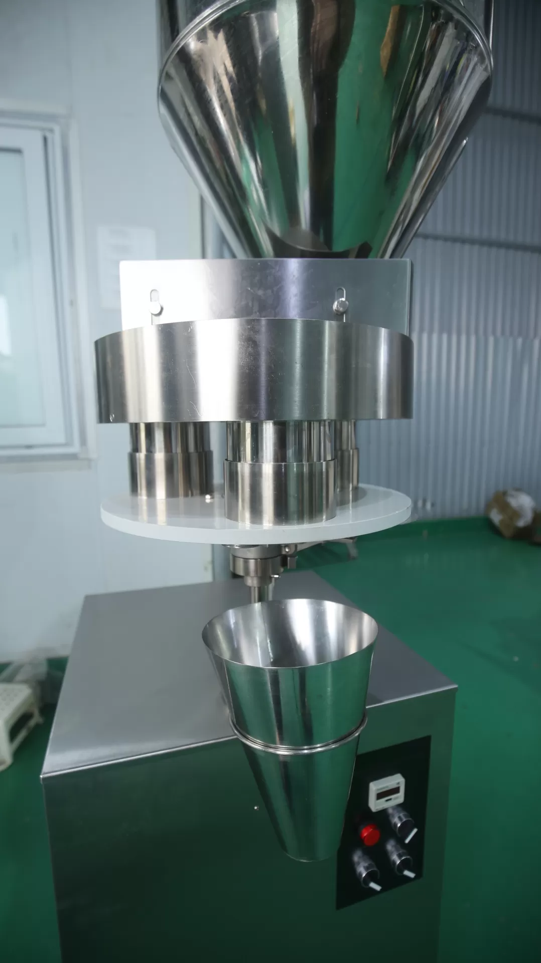 Máy định lượng dạng cốc đong từ 10 - 2000 gram HADG-DL005