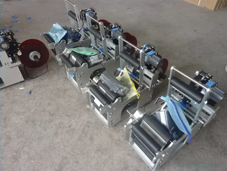 Máy Dán Nhãn Decal Chai Tròn Bán Tự Động Có In Date HAĐG-2T6