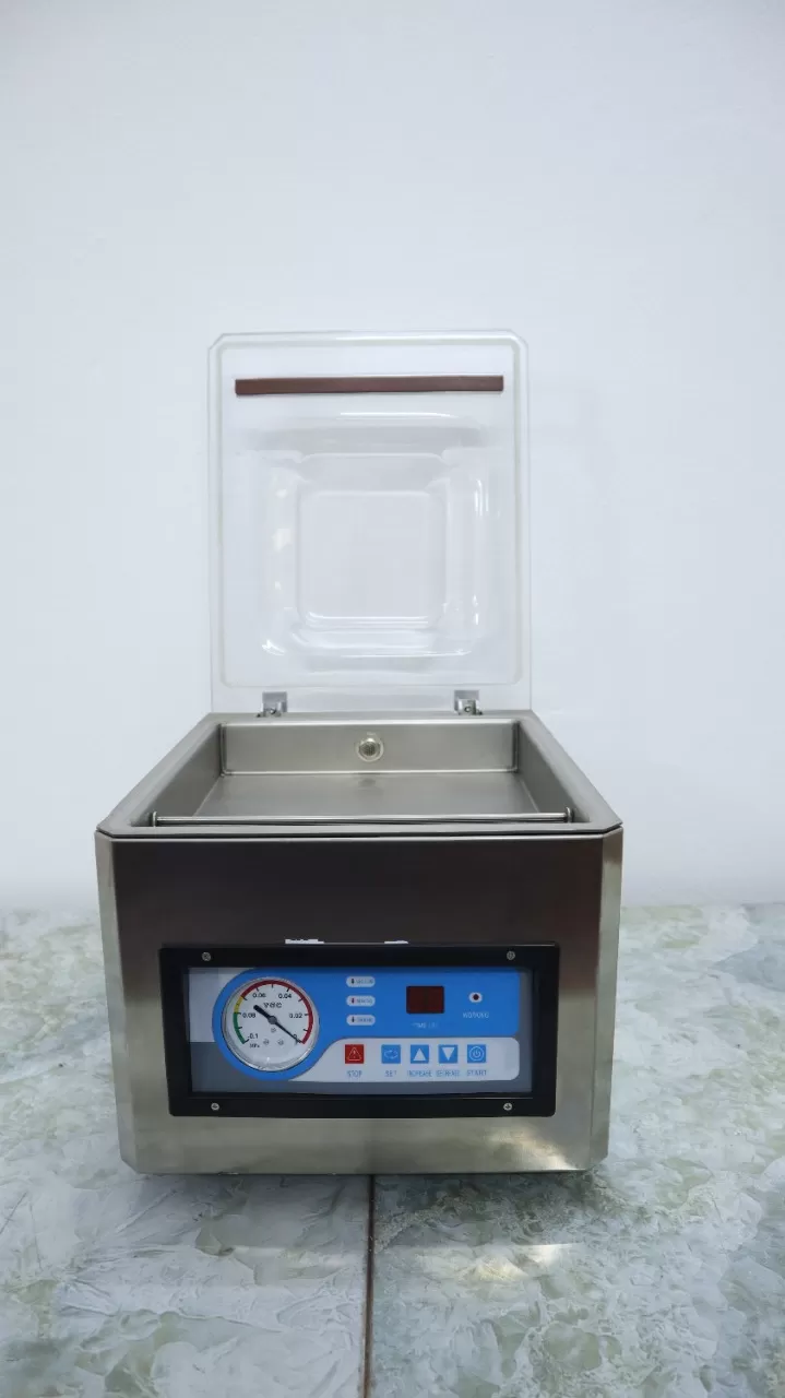 Máy hút chân không DZ-260 HADG-C16 thiết kế để bàn nhỏ gọn, hút chân không mạnh mẽ, phù hợp đóng gói thực phẩm, gia đình và kinh doanh nhỏ.