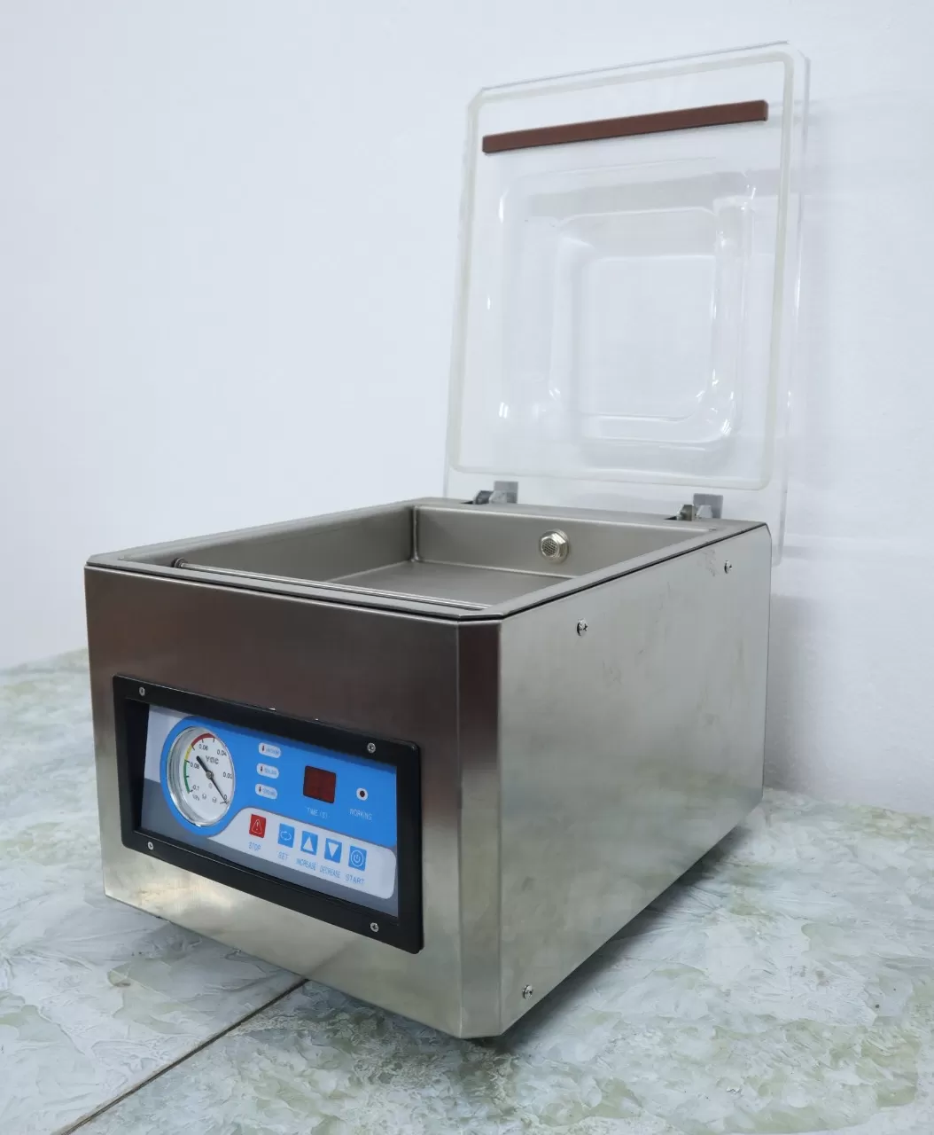 Máy hút chân không DZ-260 HADG-C16 thiết kế để bàn nhỏ gọn, hút chân không mạnh mẽ, phù hợp đóng gói thực phẩm, gia đình và kinh doanh nhỏ.