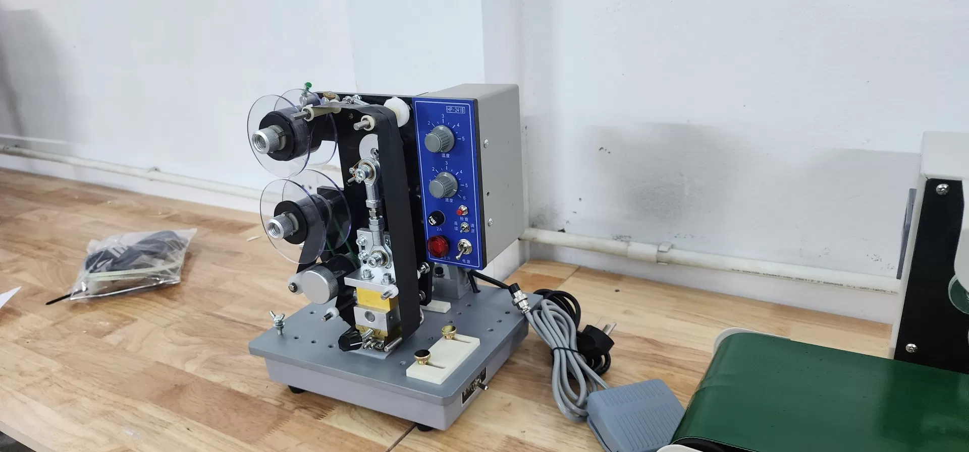 Máy in date bán tự động HP-241 HAĐG-IN02