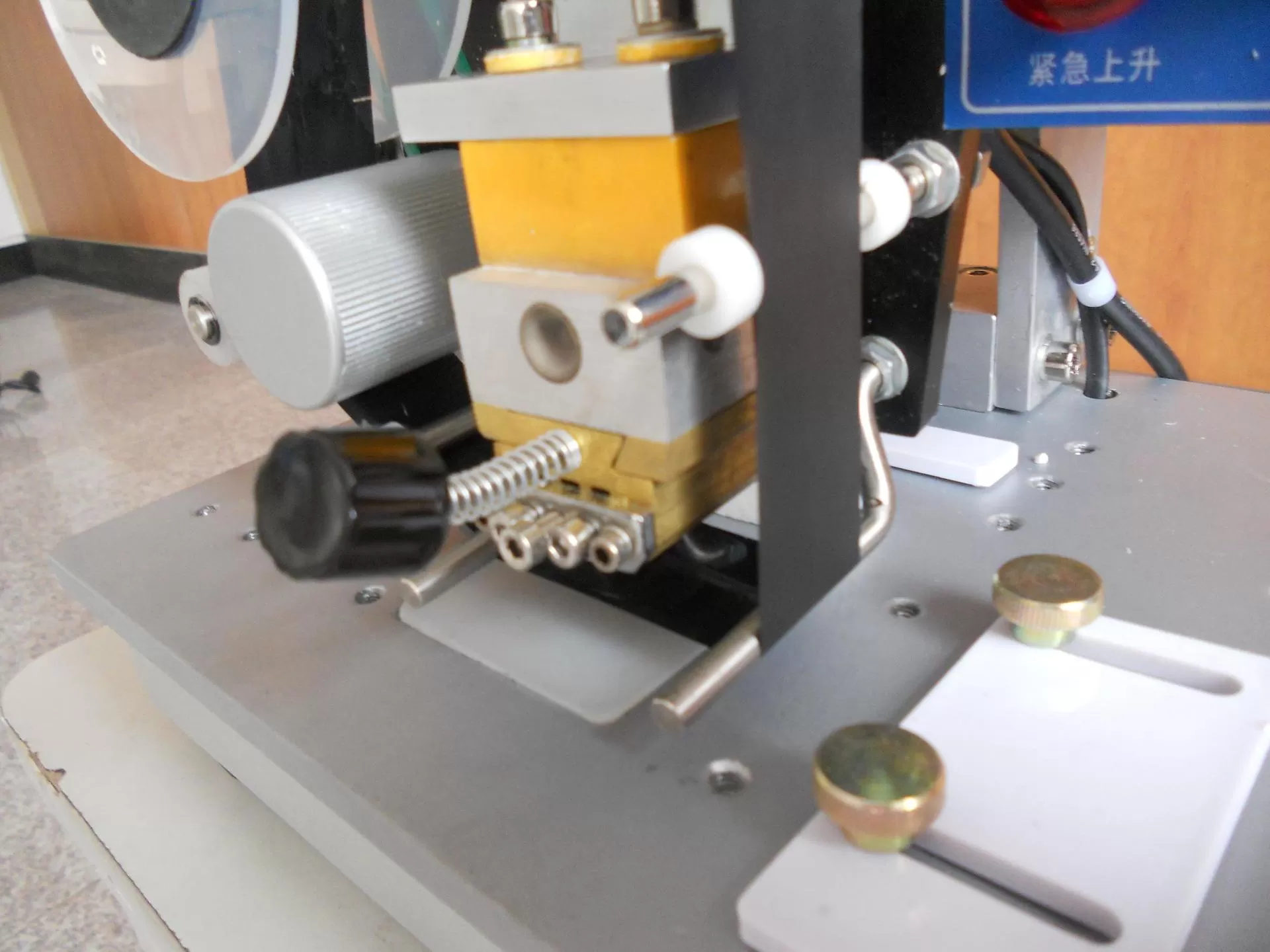 Máy in date bán tự động HP-241 HAĐG-IN02